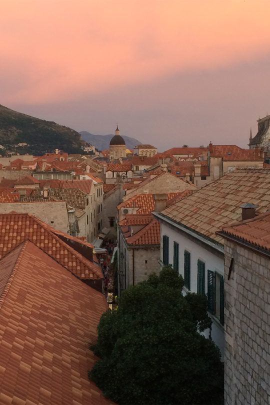 Blick von Stadtmauer auf die Altstadt Dubrovniks
